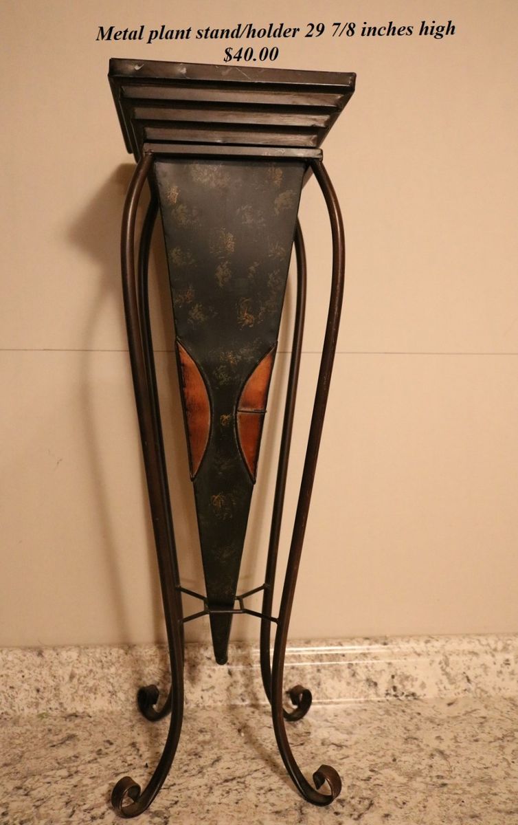 Beautiful Plant Stand (Metal)
