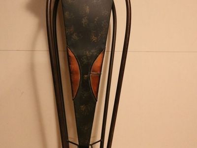 Beautiful Plant Stand (Metal)