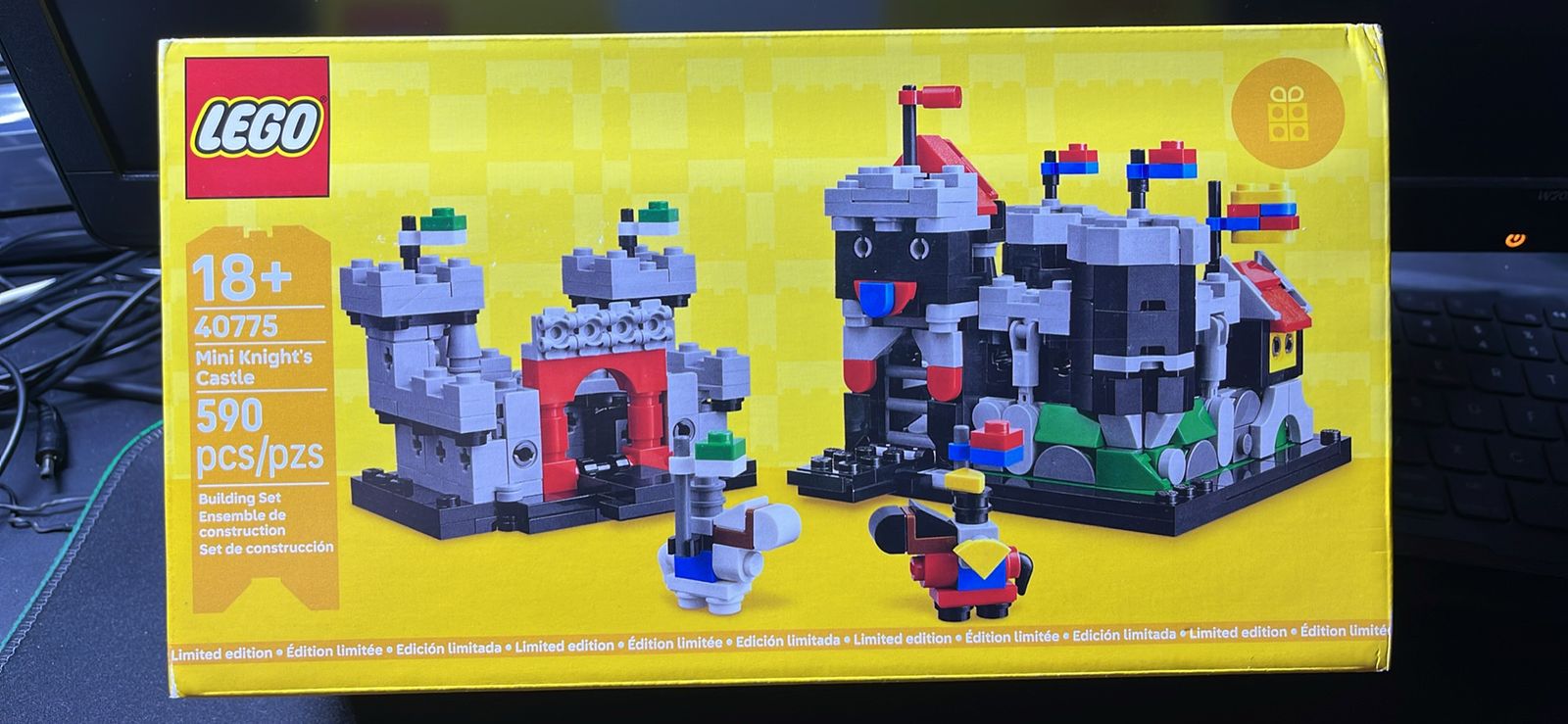 LEGO Mini Knight's Castle 40775 Limited Edition Building Set (590 Pieces)