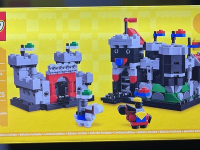 LEGO Mini Knight's Castle 40775 Limited Edition Building Set (590 Pieces)