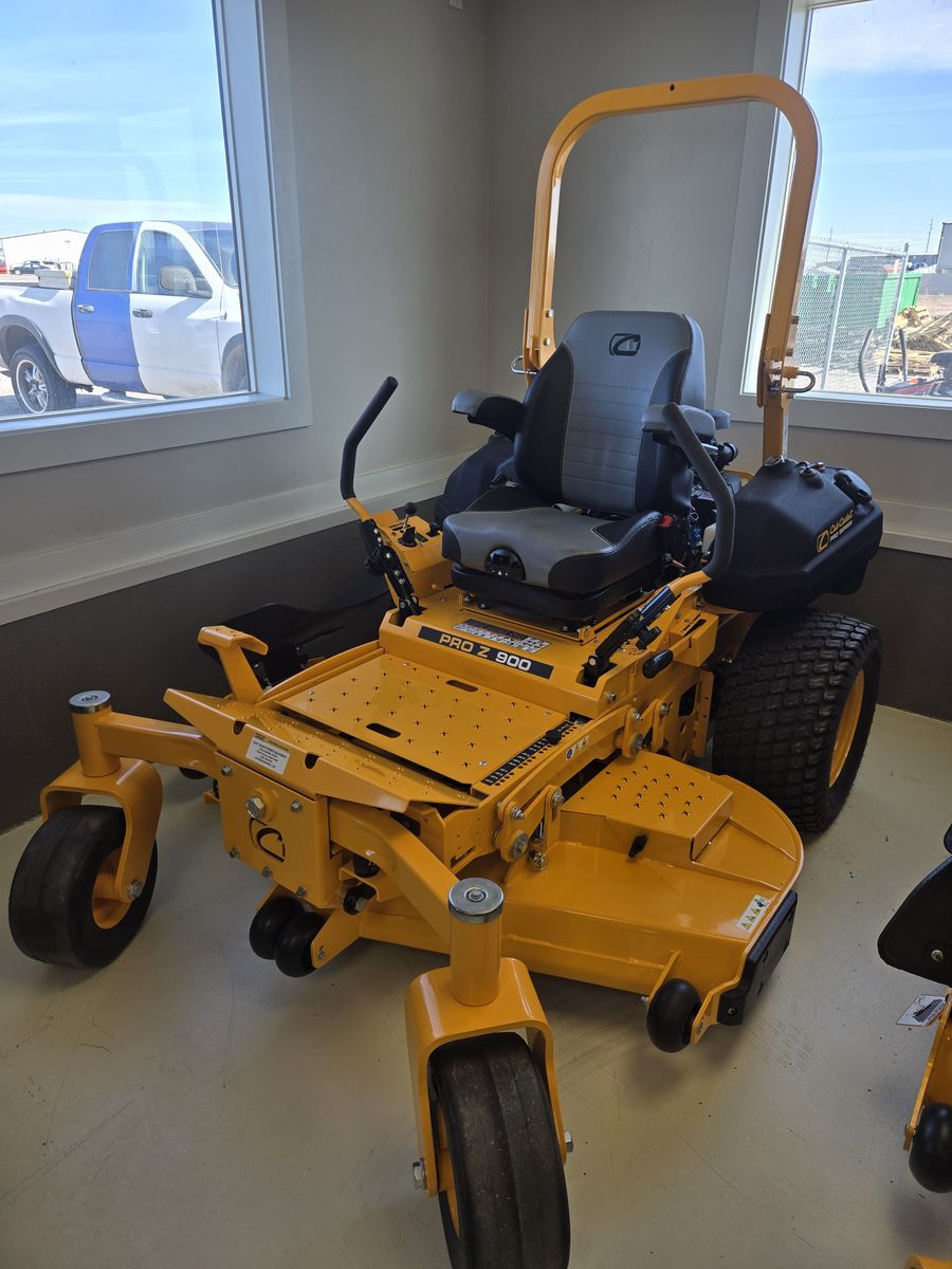 PROFESSIONAL CUB CADET ZERO TURN RIDING MOWER 60"