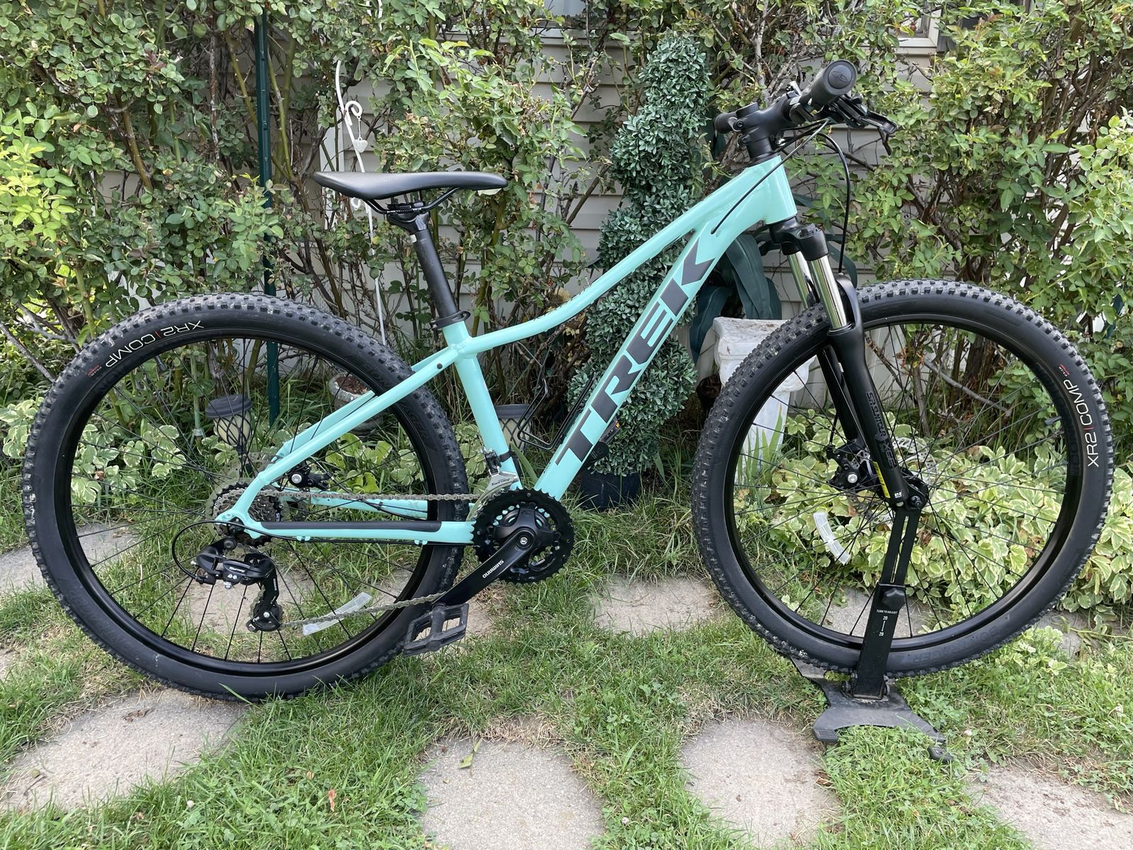 Trek Marlin 4 Mountain Bike 