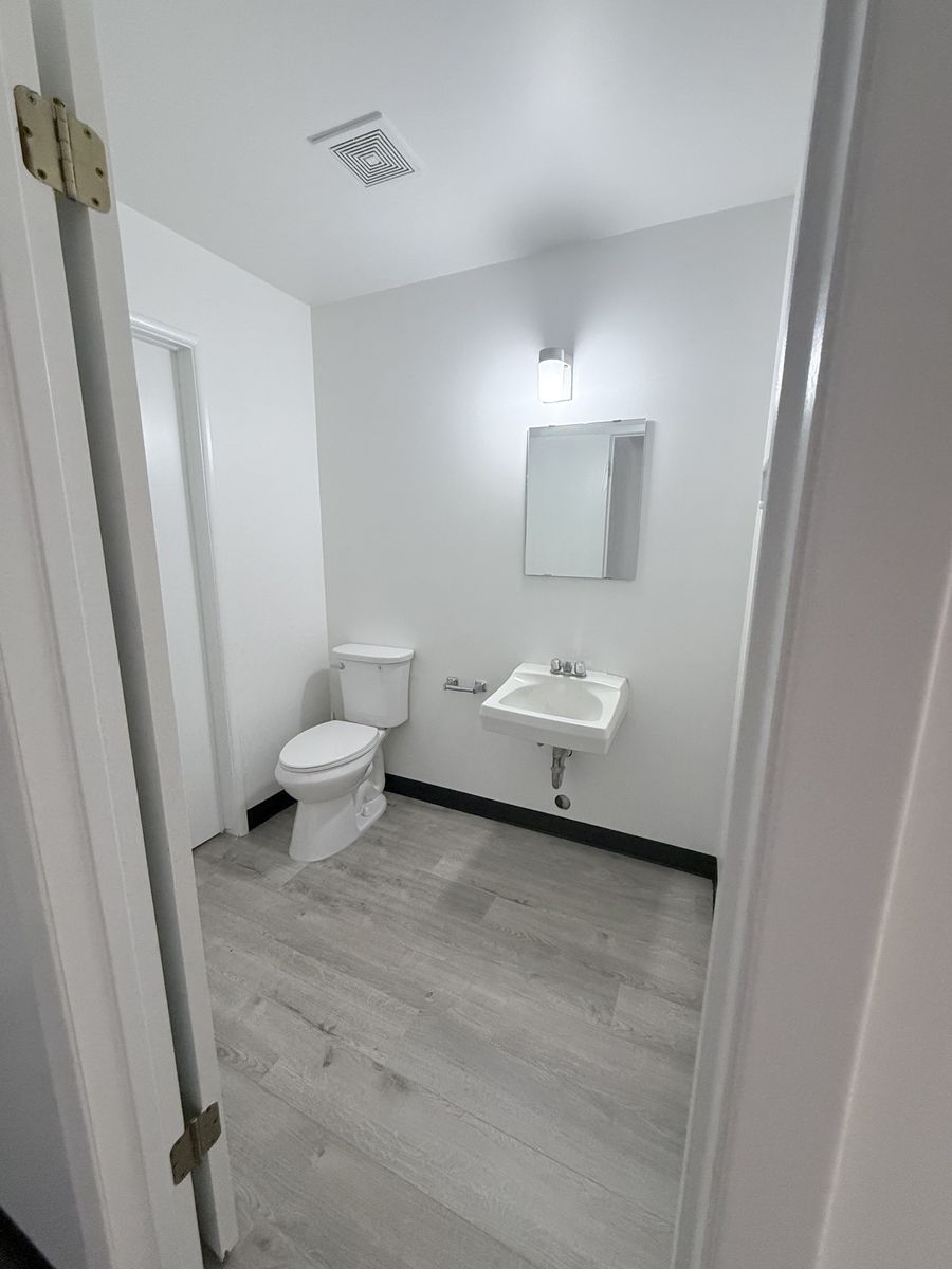 Main image 10