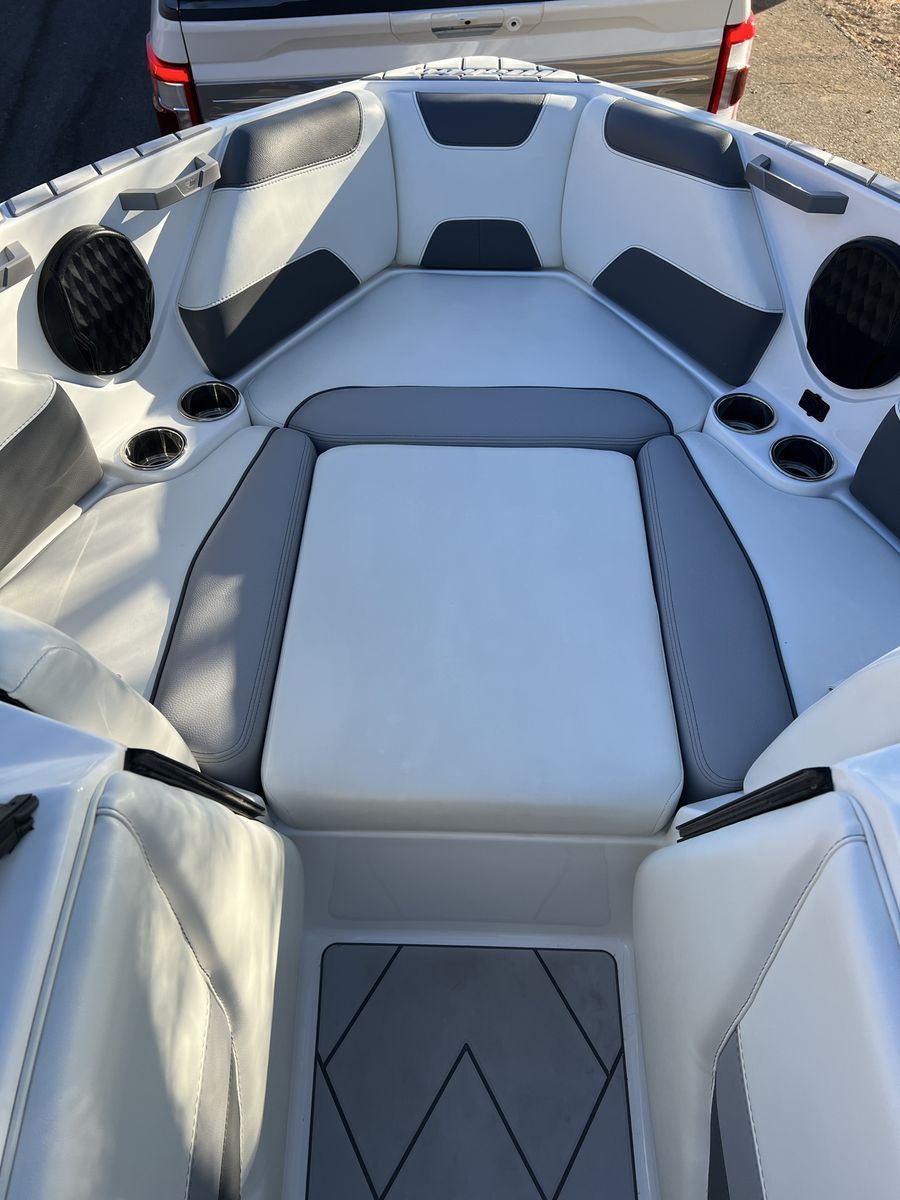 Main image 5