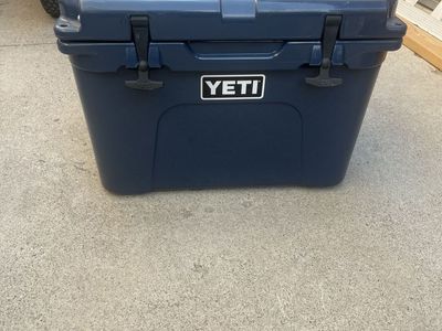 Yeti 35 Blue.