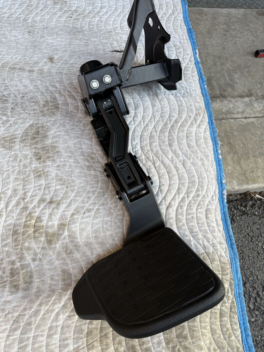 Ram 1500 oem bed step