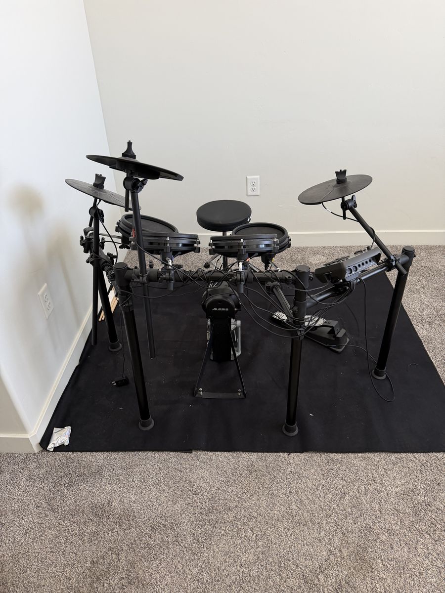 Alesis Nitro Mesh e-drum kit