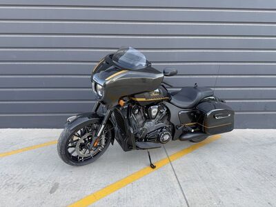 2026 Indian Motorcycle® Chieftain® PowerPlus Dark Horse® 112 w/PowerBand Black Crystal w/Black Meta