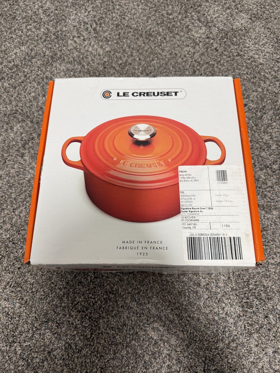 Le Creuset Signature Enameled Cast Iron Round Dutch Oven Cocotte Ronde Signature 28CM 11 In 6.7 L 7 1/4 QT Oyster Flint (Gray)
