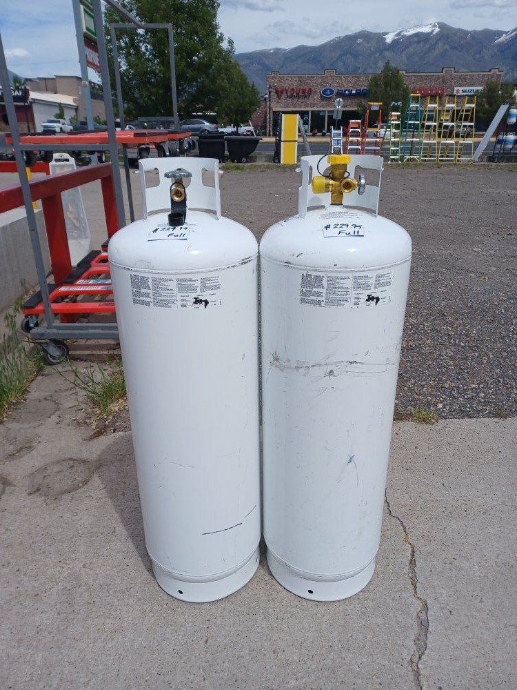 FULL brand new 100 lb propane tank