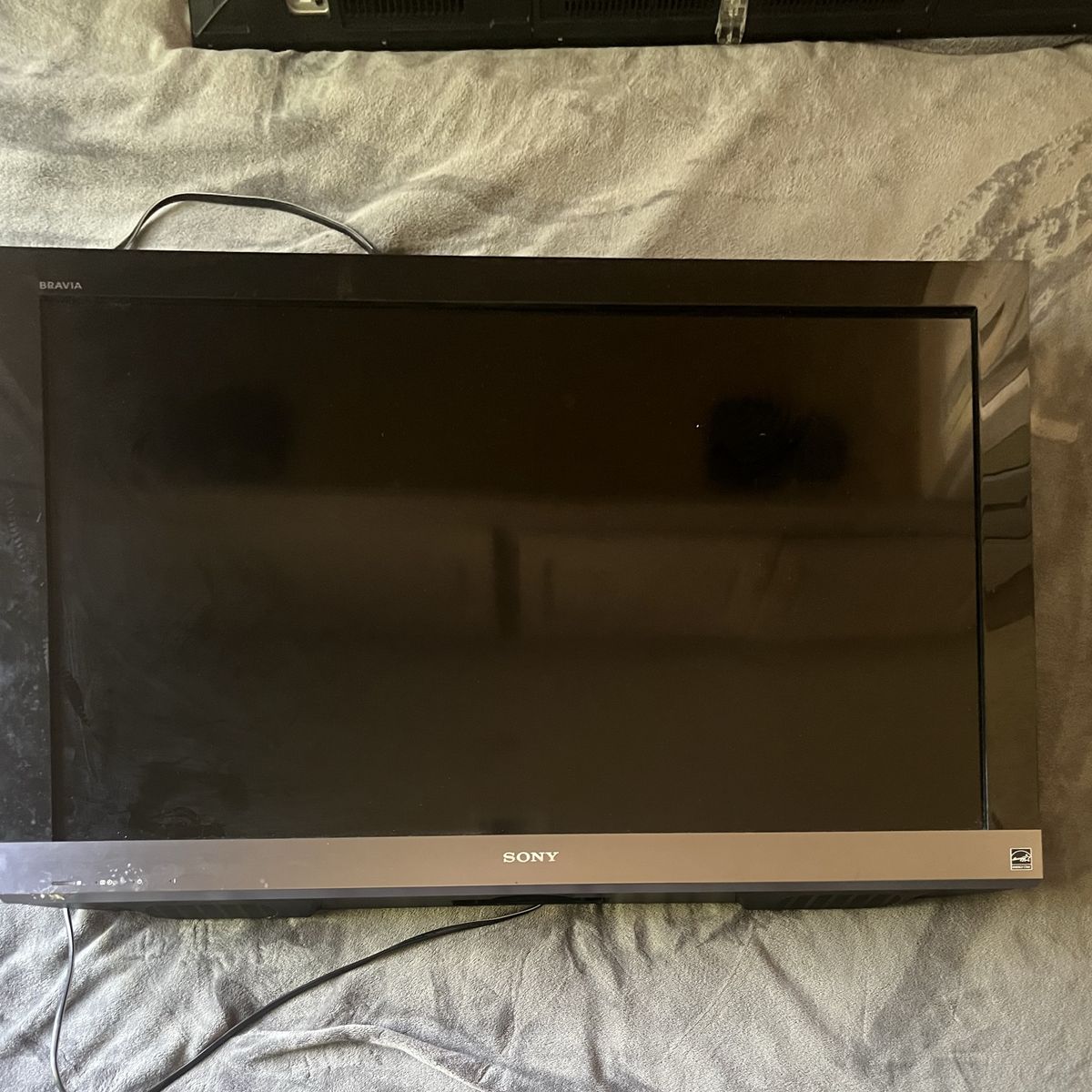 Sony Bravia 40" flatscreen TV