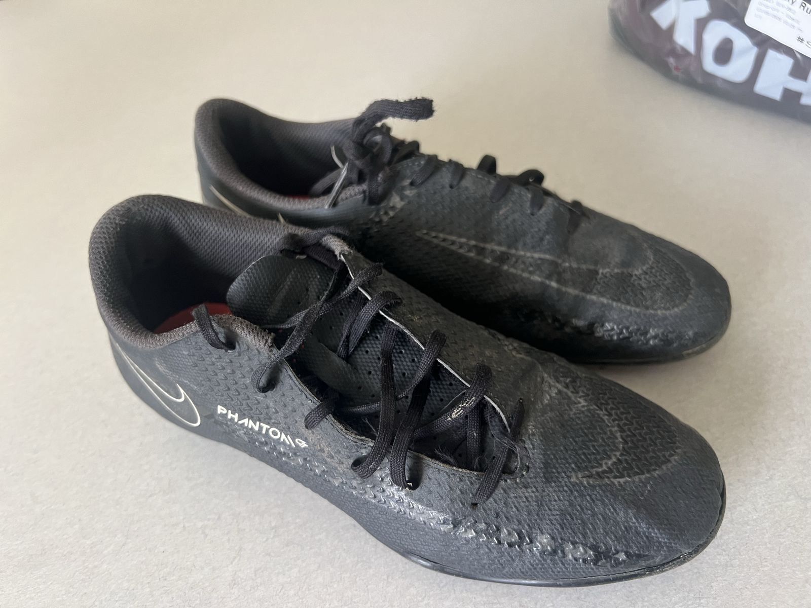 Nike Phantom Youth Soccer Shoes Black Size 5.5
