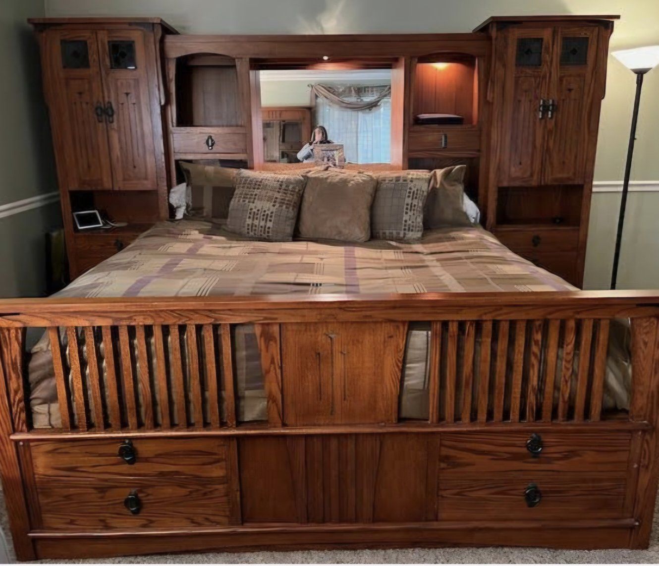 California King size solid oak pedestal bed