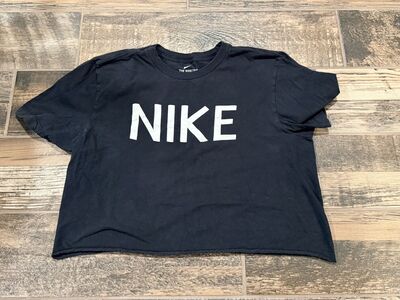 Women NIKE Size Medium Crop Top