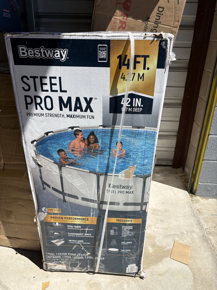 Bestway Steel Pro Max 14ft x 42in Above Ground Pool Set w/ Filter Pump & Ladder