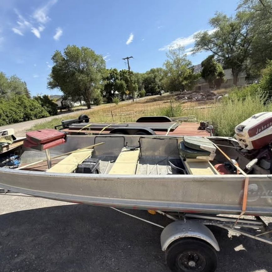 Creatliner Boat With Johnson motor and Trailer