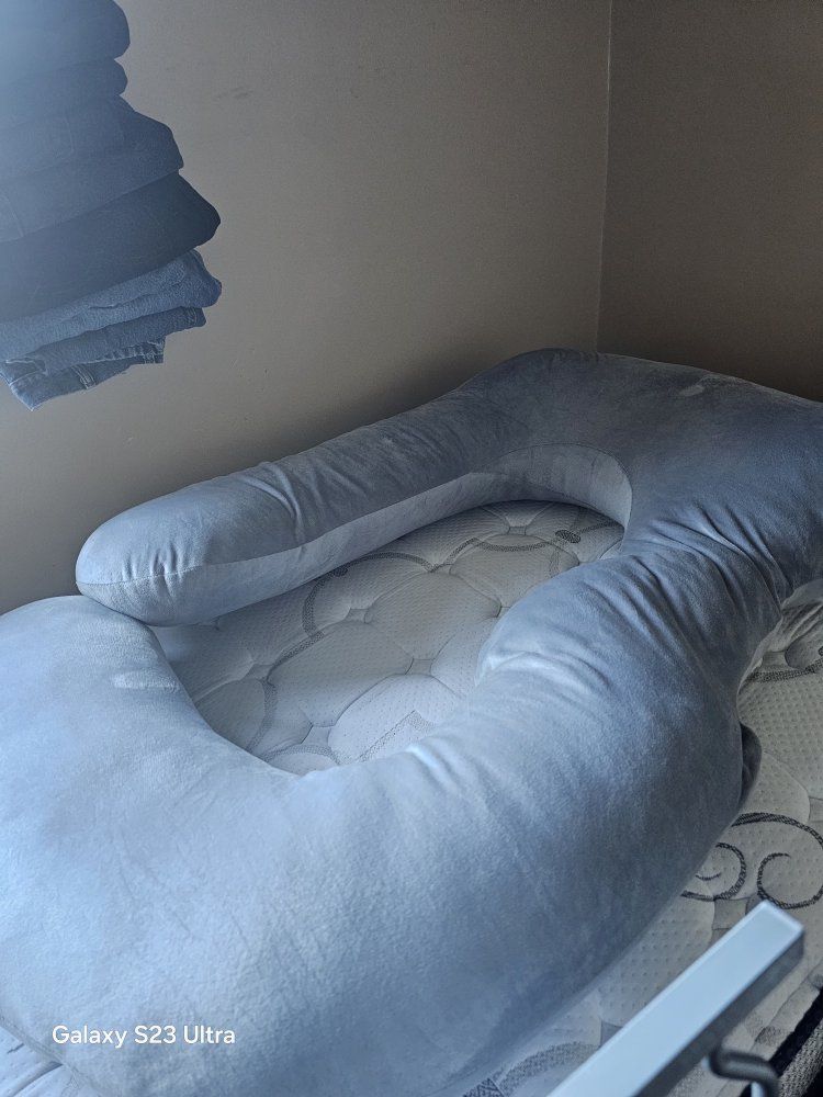 pregnancy pillow