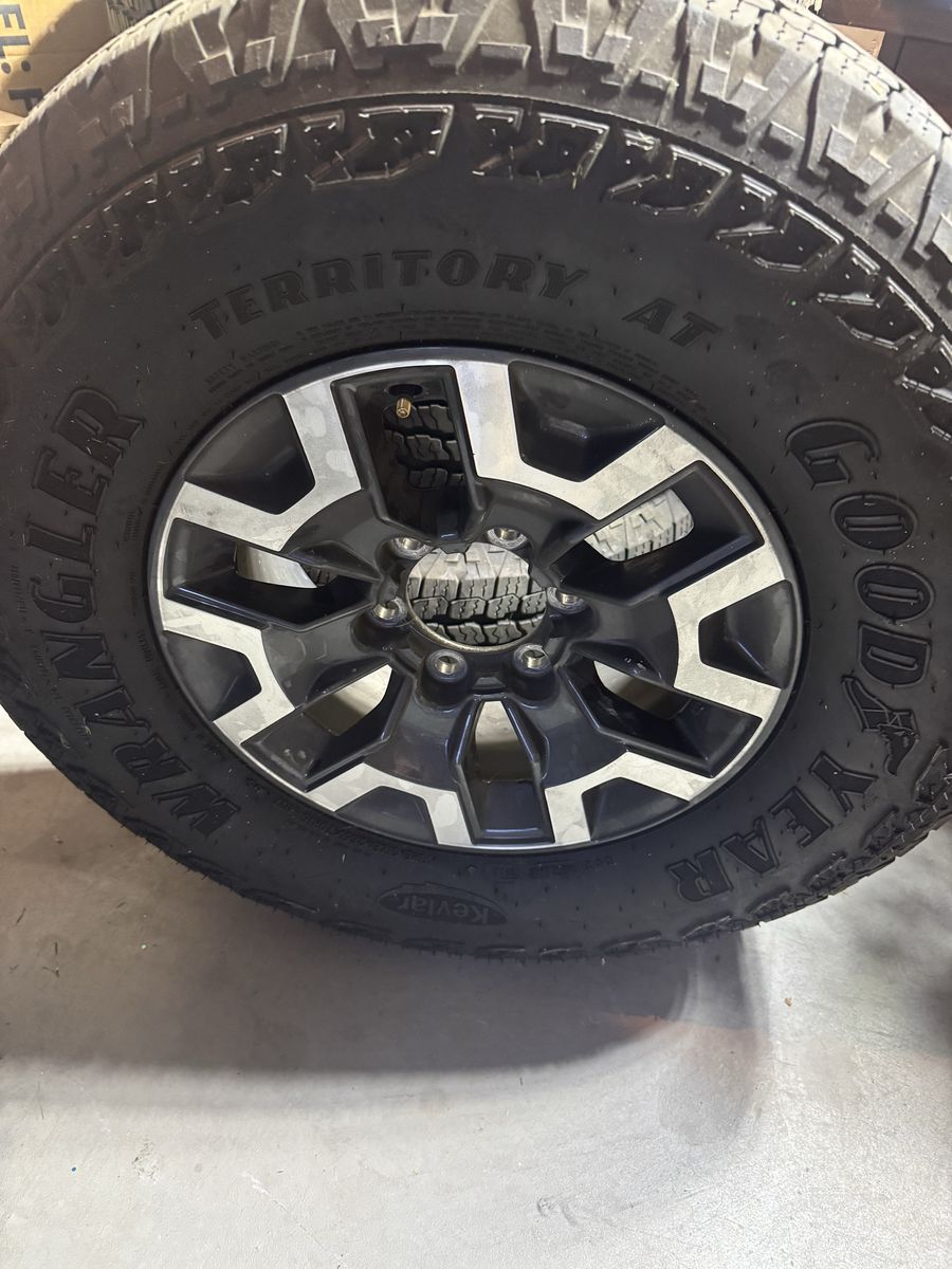 Toyota Wheels/ W Tires