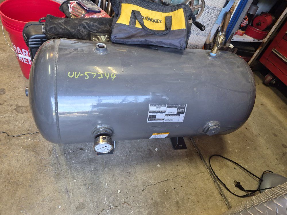 30 Gallon Air Compressor Tank Model 1TZZ5 175 PSI Max Used