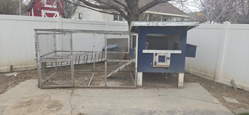 Free chicken coop & run in Kaysville