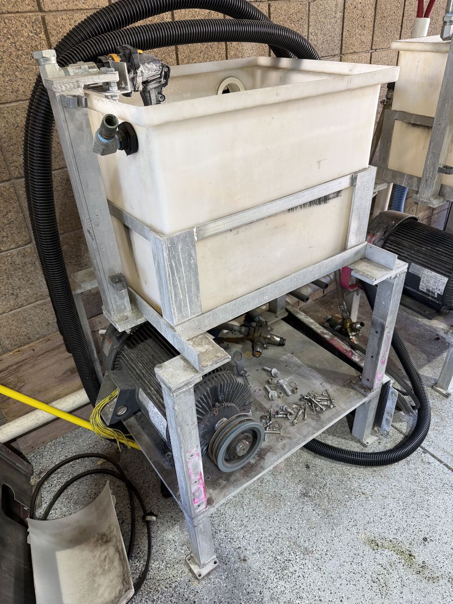 High Pressure Pump Stand W15 Gallon Water Resivor