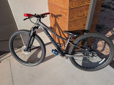 Specialized Rockhopper Comp Mountain Bike XS Charcoal with Red Grips