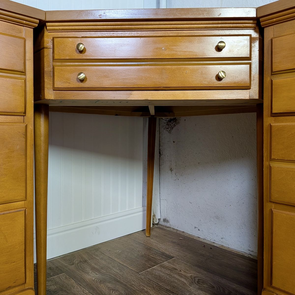 Main image 4