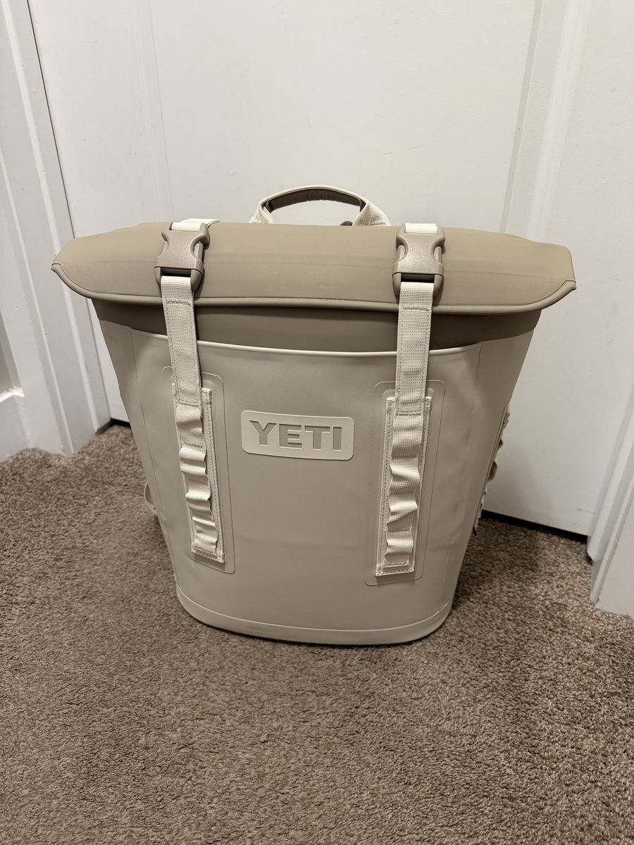 YETI Hopper M12 Backpack Soft Cooler – Like New