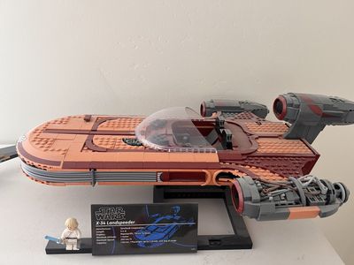LEGO Star Wars X-34 Landspeeder (75341) Ultimate Collector Series, Luke Skywalker Minifigure