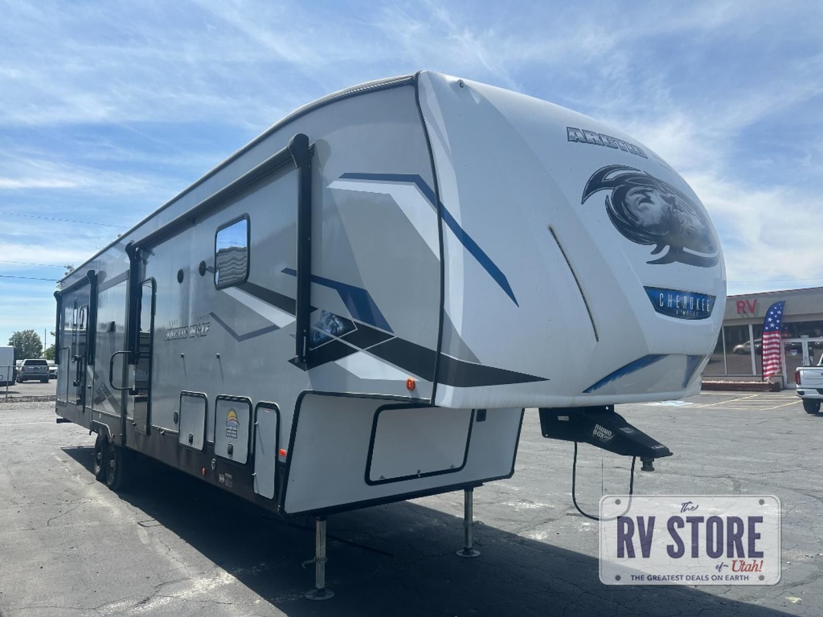 2023 Forest River RV Cherokee Arctic Wolf Suite 3770 Fifth Wheel Bath and a Half|Front Bedroom|Kitchen Island|Loft|Outdoor