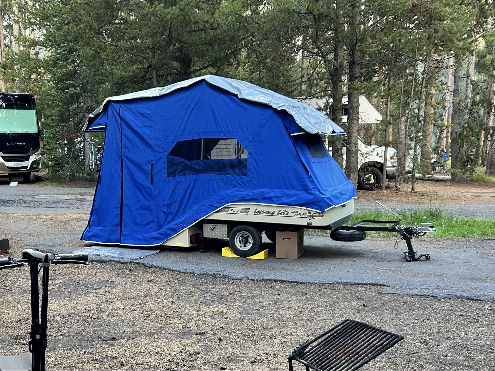 Lees-ure Lite Excel Camping Trailer
