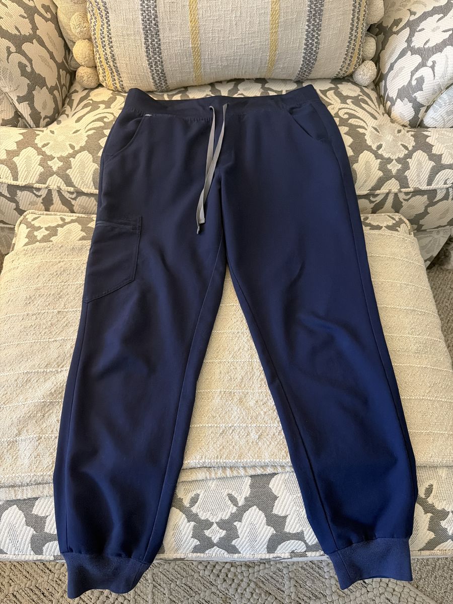 Figs jogger scrubs