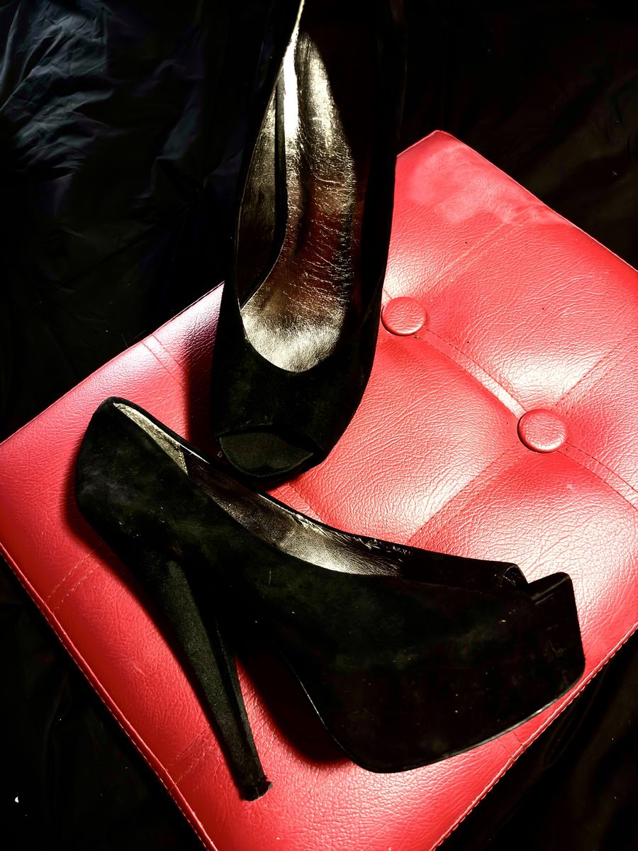 Lots of HEELS