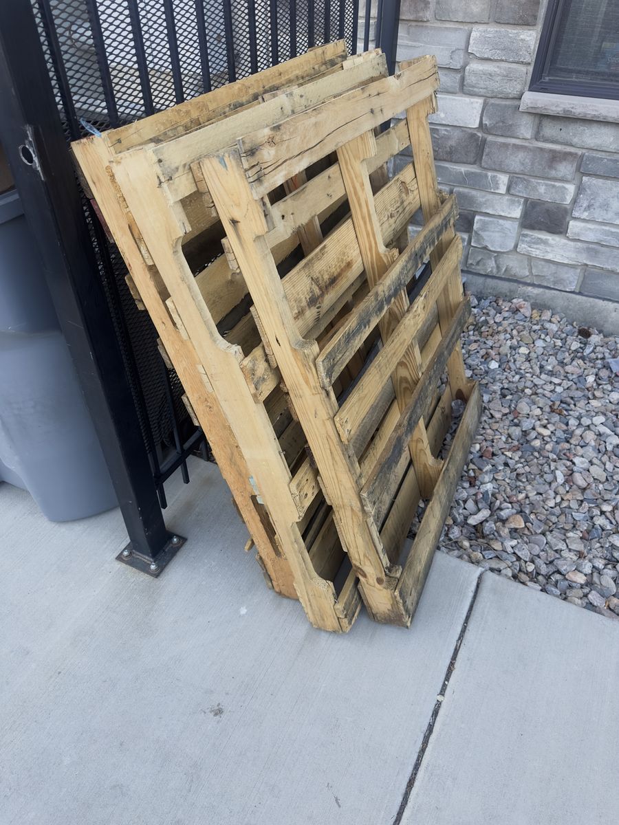 3 Wood pallets