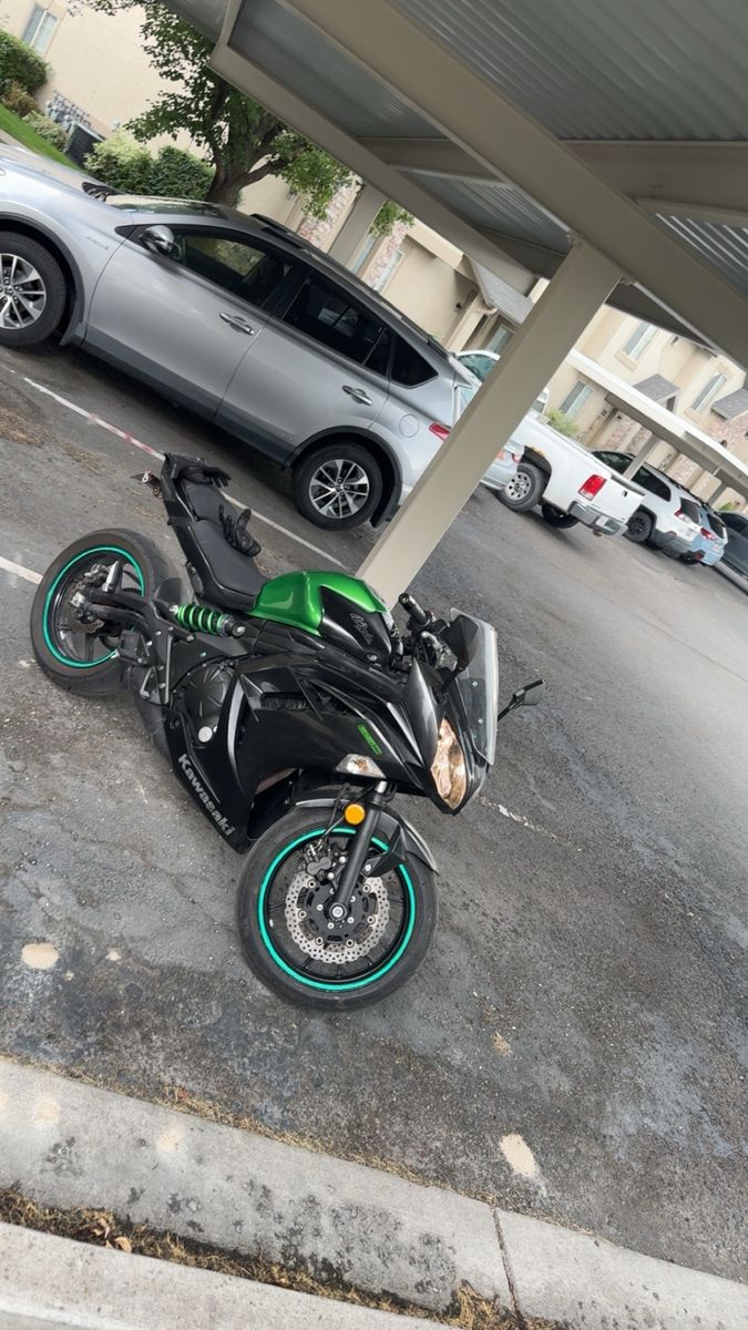 2016 Kawasaki Ninja 650 Sport Motorcycle - Black & Green
