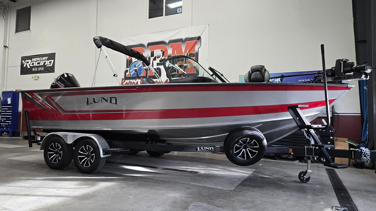 2026 Lund 2075 Fisherman