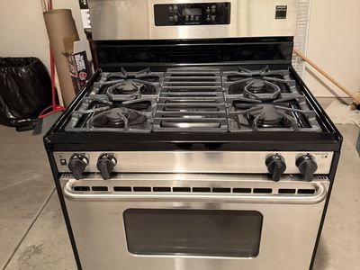 Gas Stove In Great Condition