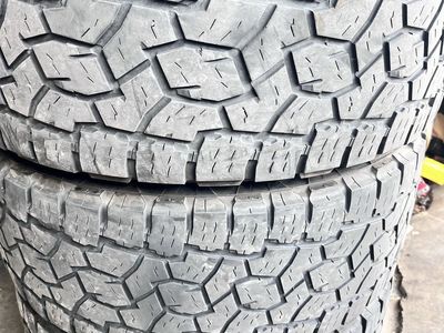 35x12.50-20 Toyo open Country AT3