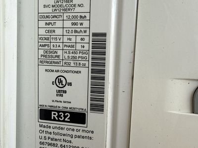 LG LW1216ER 12,000 BTU/h Room Air Conditioner, 115V window mount