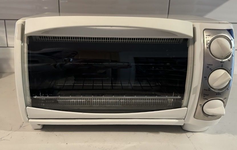 Black and Decker Toaster Oven