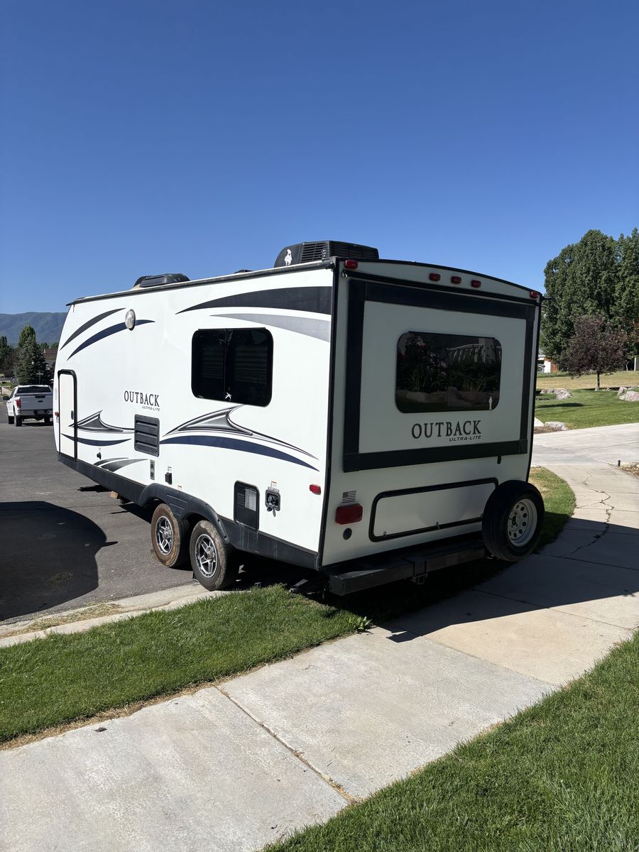 2017 Keystone Outback Ultra-lite Camper Trailer