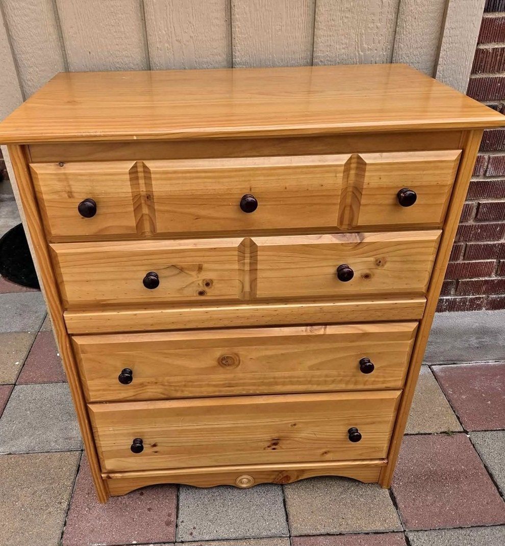 4 Drawer Solid Pine Wood Dresser