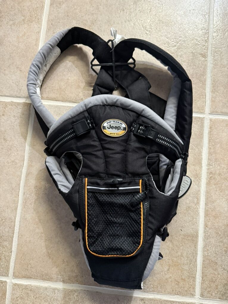 Jeep infant baby carrier like new!