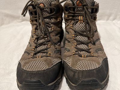Merrell men’s size 11 Gore-Tex XCR dark tan hiking boots