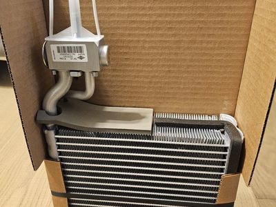 PACCAR (P)W2078001 HVAC Evaporator Assembly - Genuine Parts, New in Box