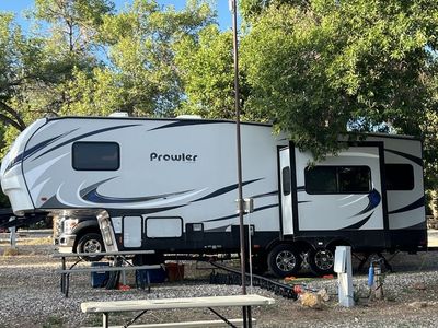 2017 Heartland Prowler 261 fifth Wheel
