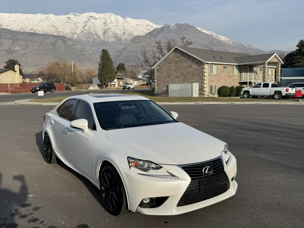 2016 LEXUS IS 300