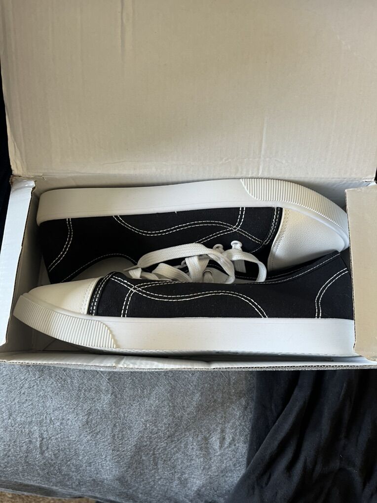 Retro Shoes 50's (New) Size 9