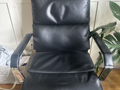 Free Office chair and wooden bench/ pickup at 10688 N Jerling Dr, in Highland