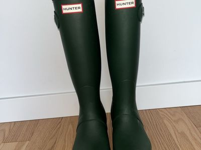 Hunter Original Tall Rain Boots - Dark Green - Size 7 Women’s